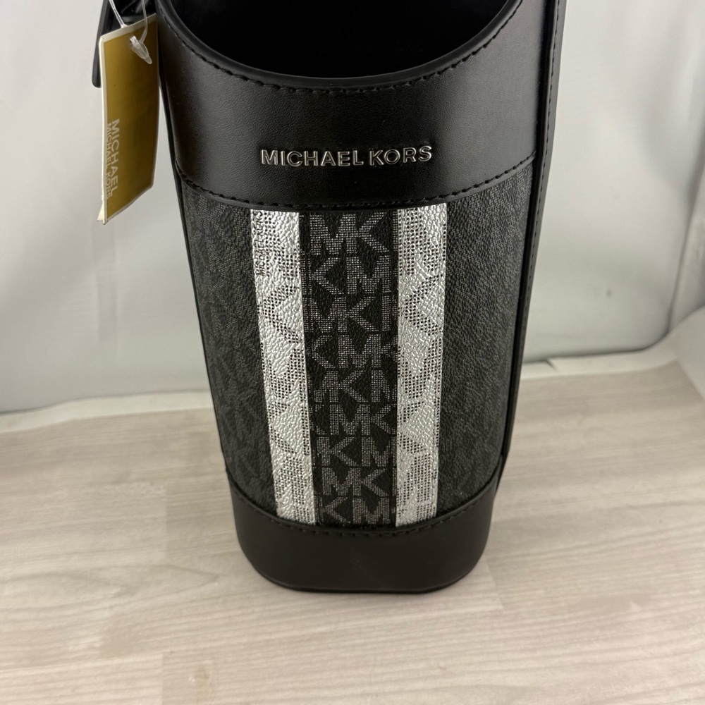 Michael Kors Black and Gray Wristlet - Picture 2 of 9